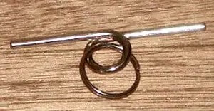 自作テープフッカーを作る最初の手順の写真です。